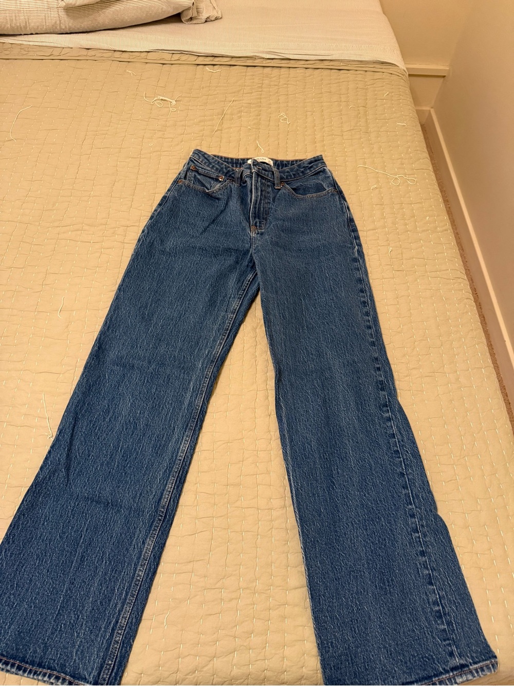 Abercrombie & Fitch Wide-Leg Jeans in Deep Blue Denim